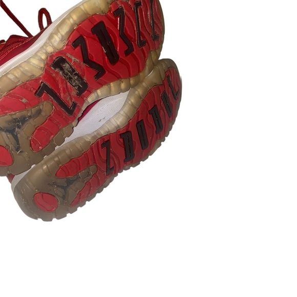 Kids Nike air Jordan retro 11 red patent leather sneakers size 13c - Picture 4 of 5